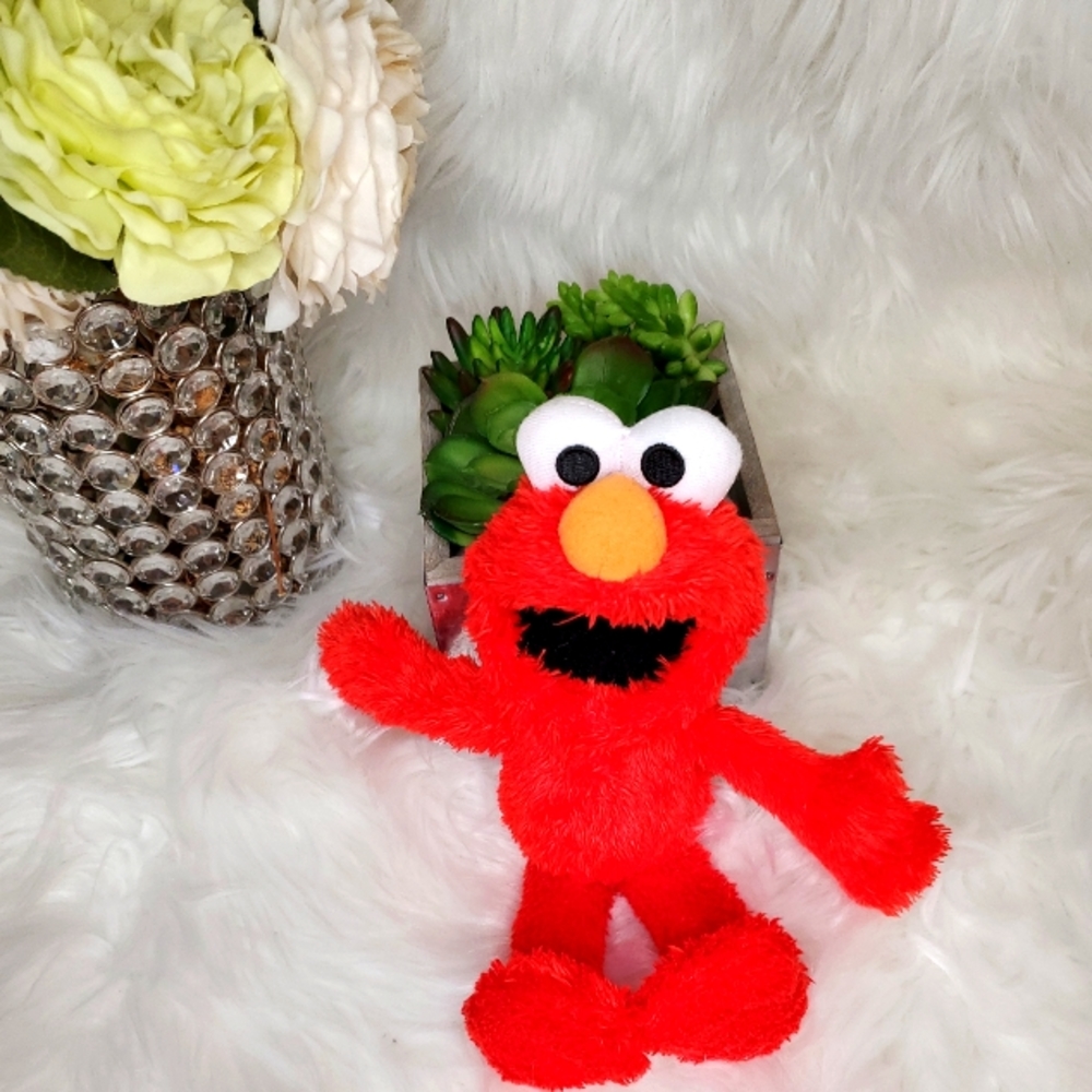 Vintage Tyco 1997 Sesame Street Tickle Me Elmo plush 9"